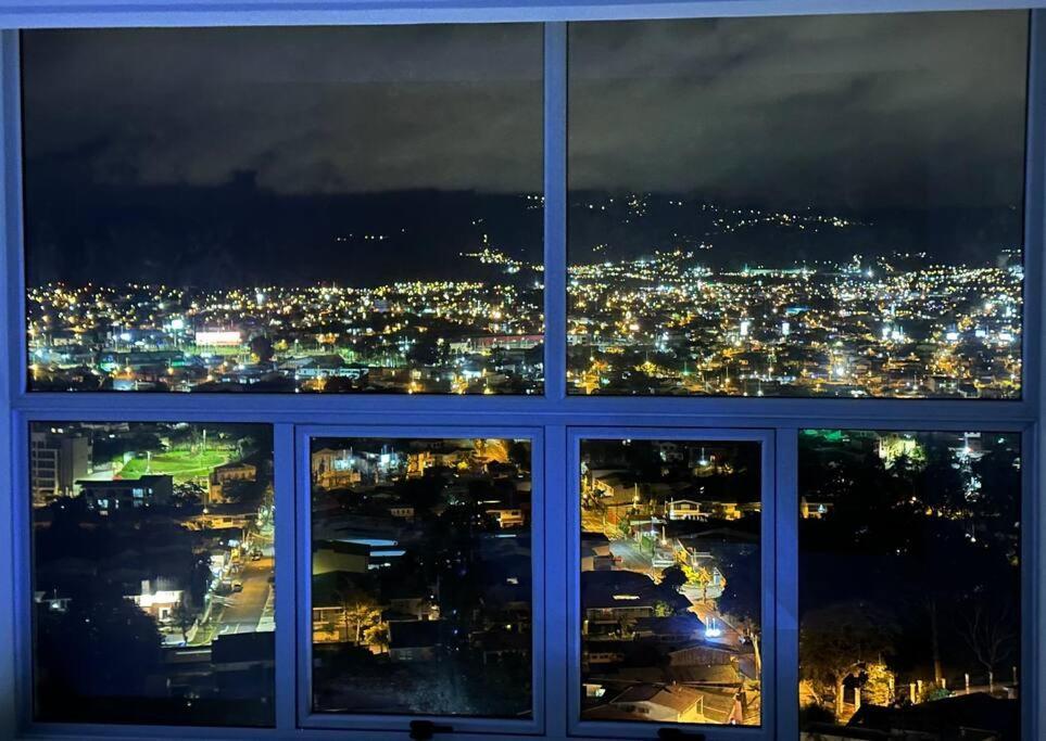 Penthouse En Los Yoses, Vista De Los Dioses Fast Wifi San Jose  Exterior photo