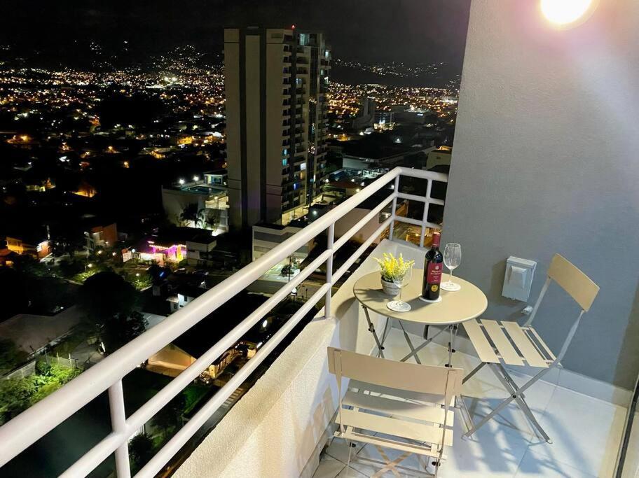 Penthouse En Los Yoses, Vista De Los Dioses Fast Wifi San Jose  Exterior photo