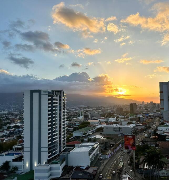 Penthouse En Los Yoses, Vista De Los Dioses Fast Wifi San Jose  Exterior photo