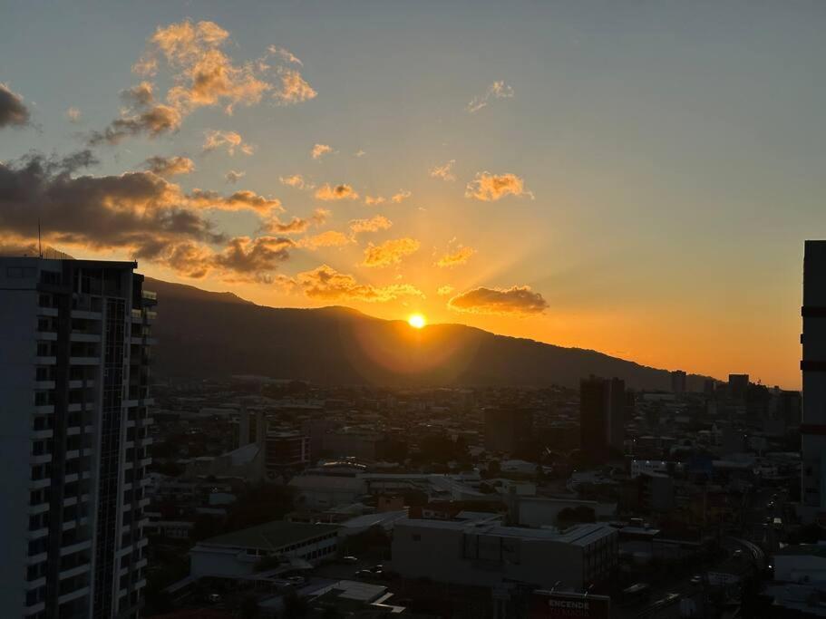 Penthouse En Los Yoses, Vista De Los Dioses Fast Wifi San Jose  Exterior photo