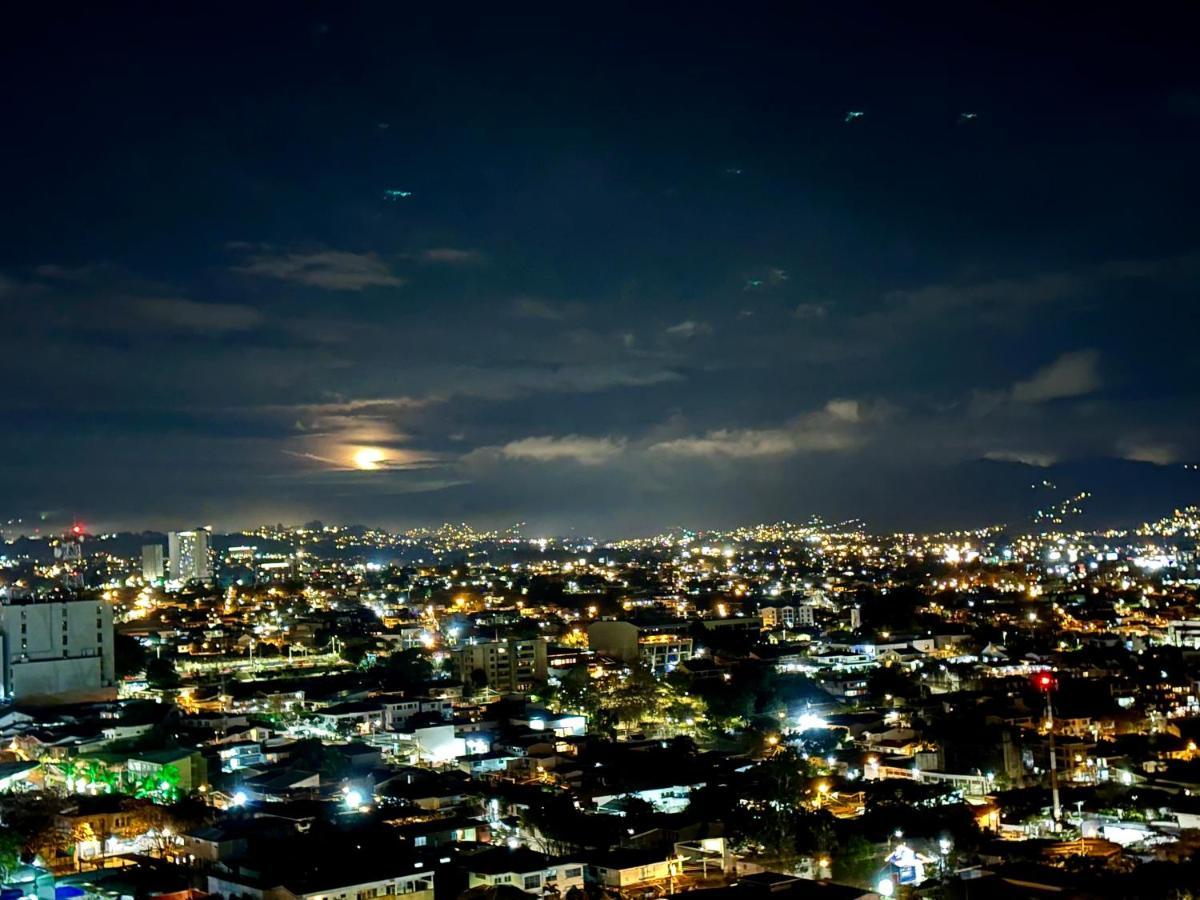 Penthouse En Los Yoses, Vista De Los Dioses Fast Wifi San Jose  Exterior photo